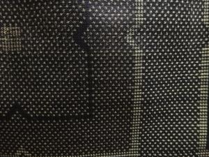 アンティーク　幾何学模様織出し本場泥大島紬着物（5マルキ）